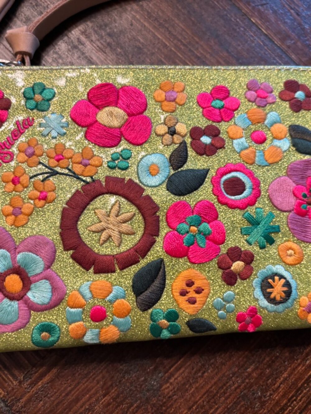 Consuela Buzzy Combi Embroidered Wristlet Card Wallet ~ NWT - Picture 7 of 9